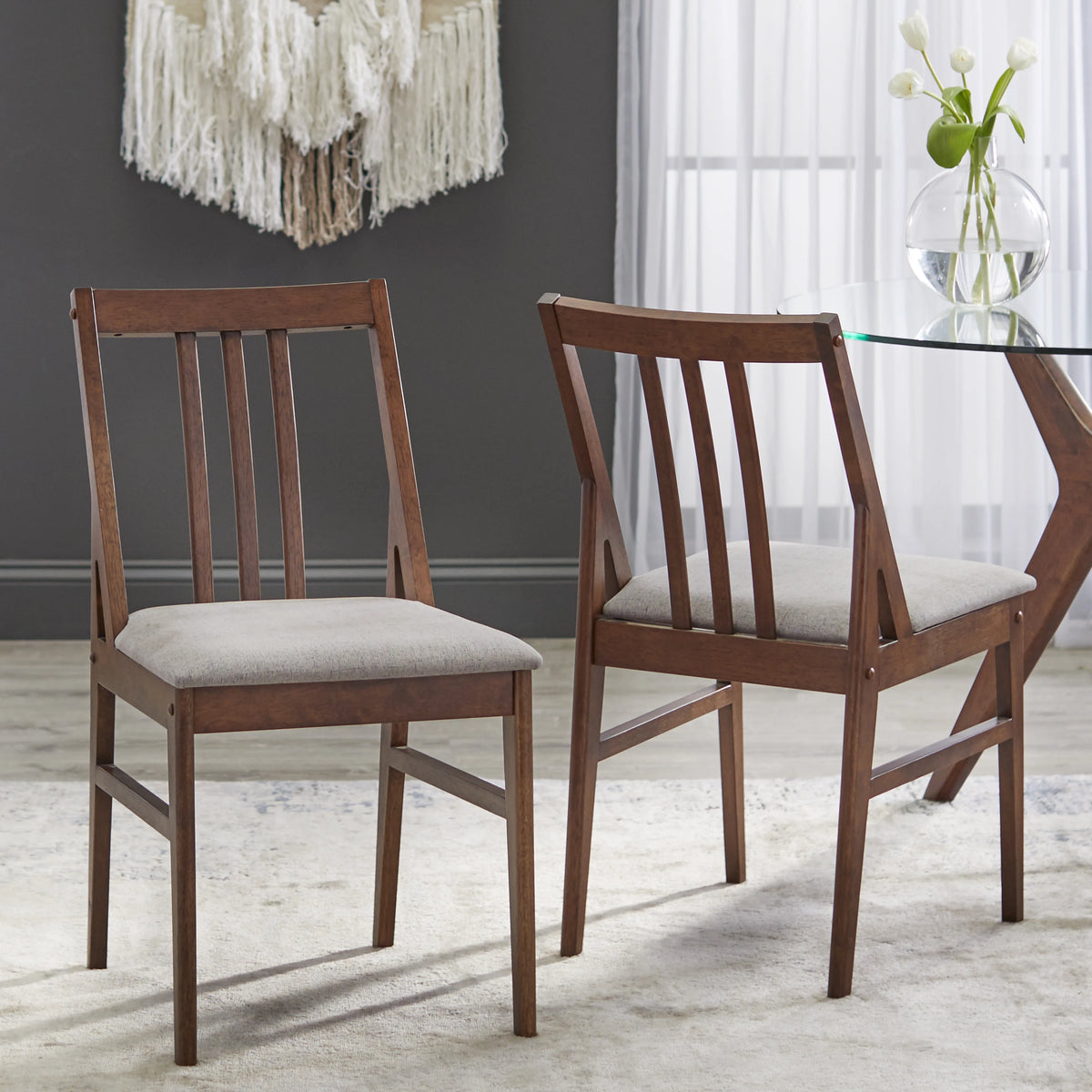 Round Dining Table with Tempered Glass Top A36408