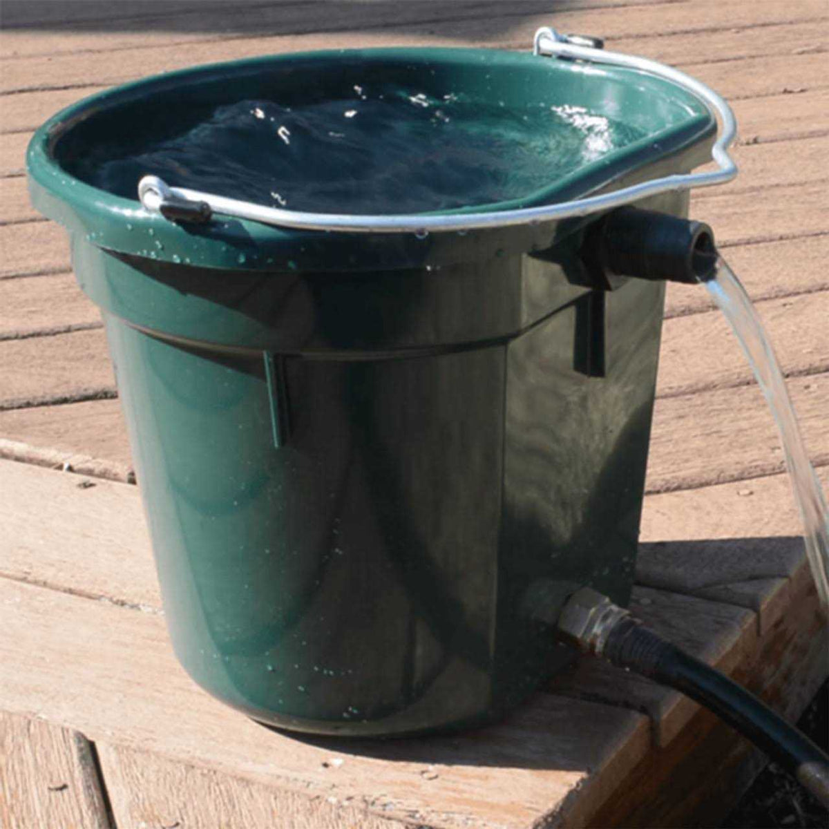 Self-Cleaning Pet Waterer D90196