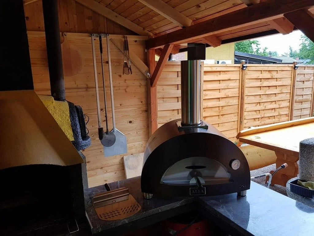 Gas or Wood Fire Hybrid Pizza Oven J757250