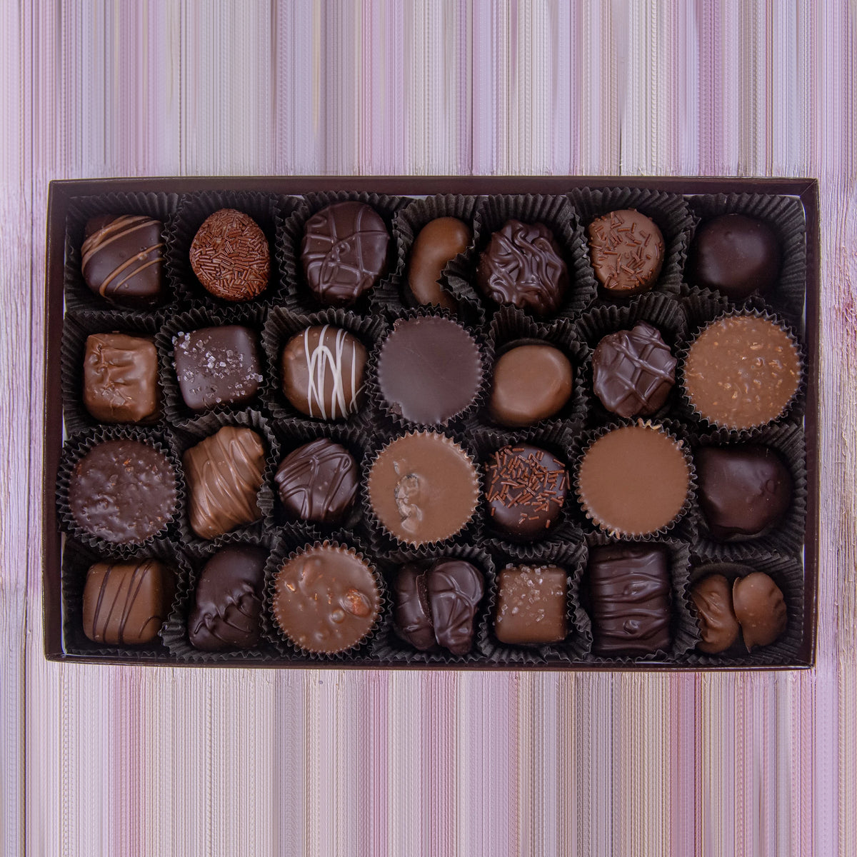 Deluxe Assortment Milk Dark 2lb S883188