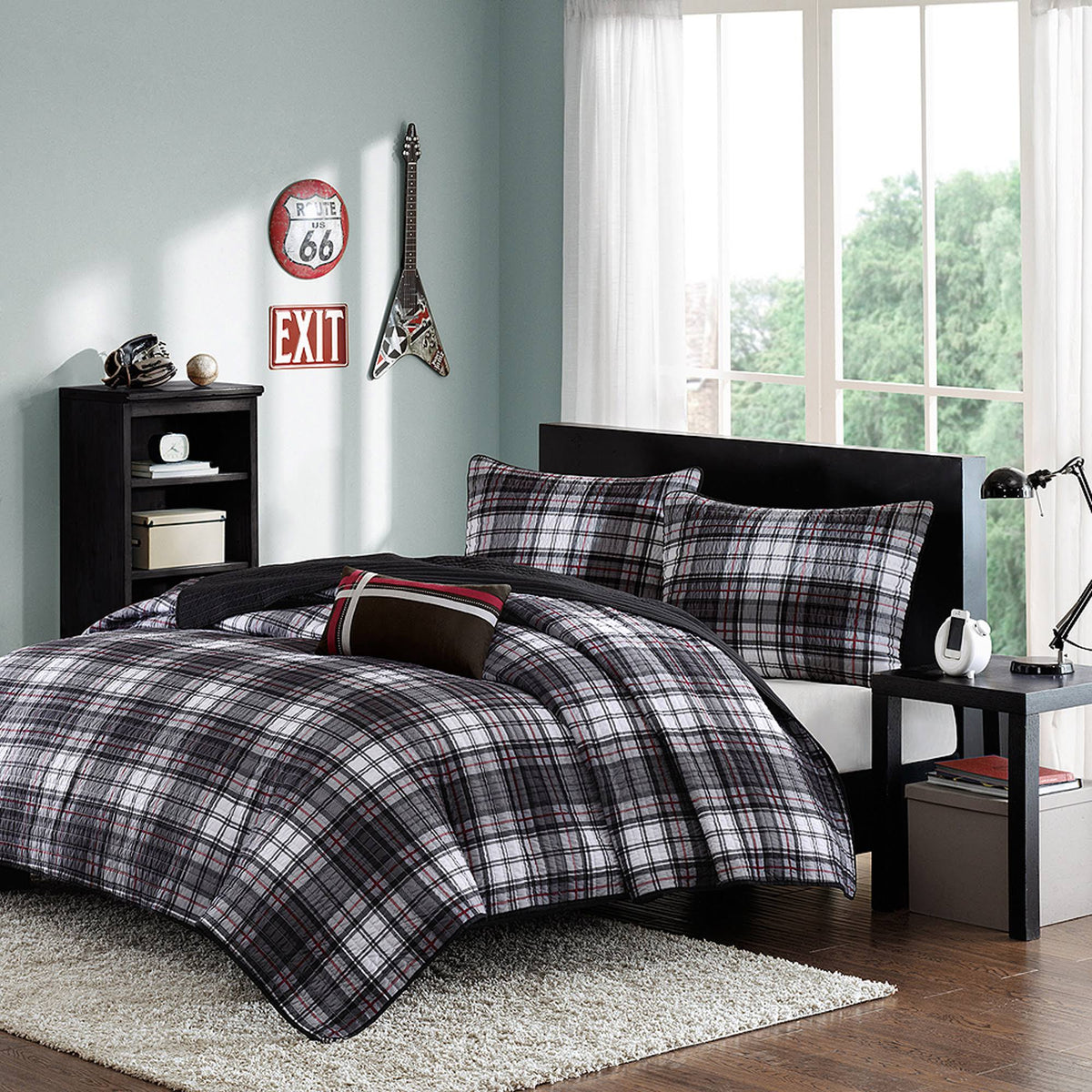 Black Full/Queen Coverlet Set Z86913