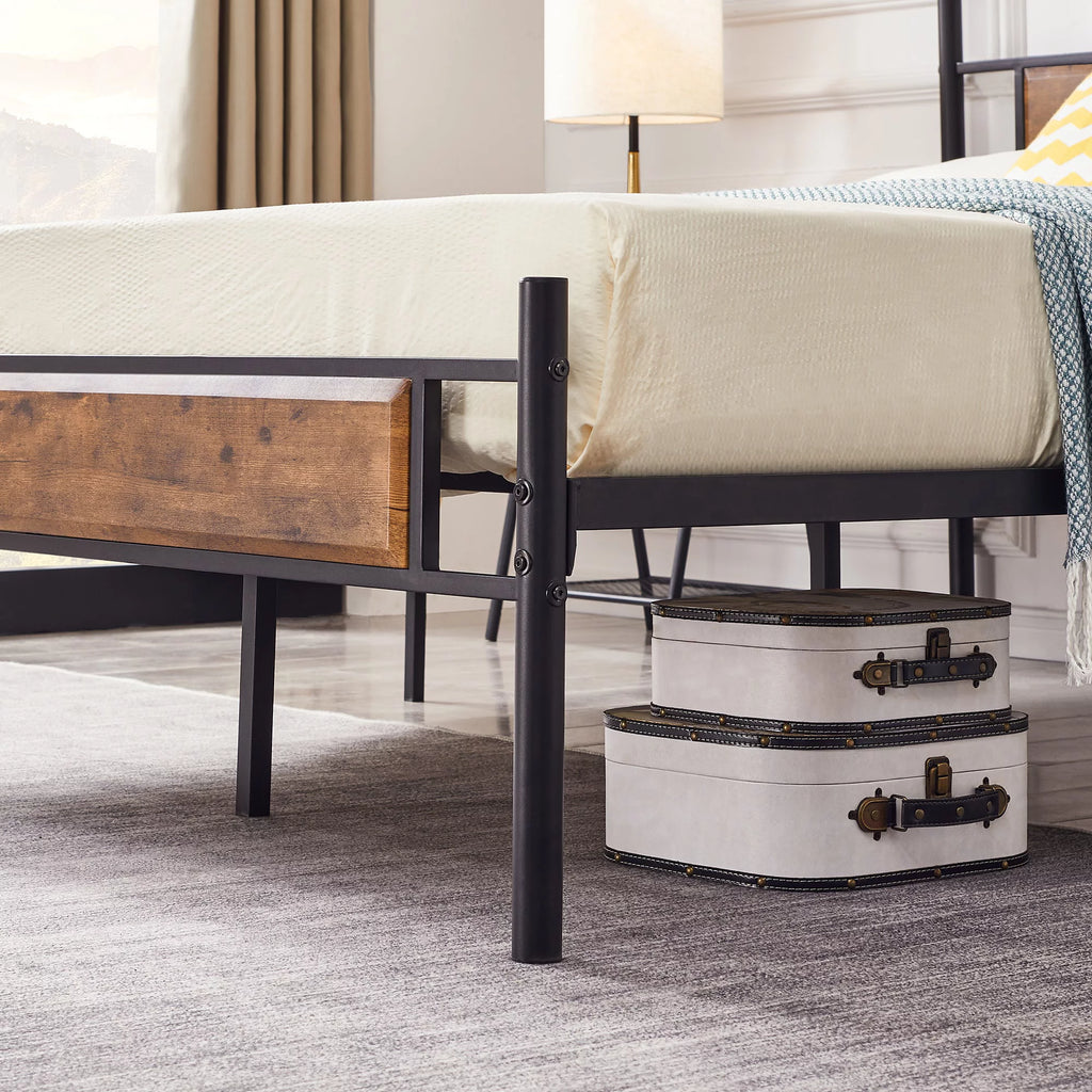 3-Piece Queen Bedroom Set with Nightstands E22094