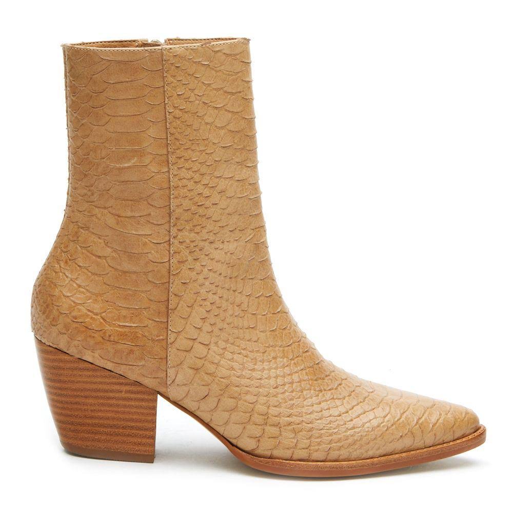 Tan Snake 8 Dresser H5758