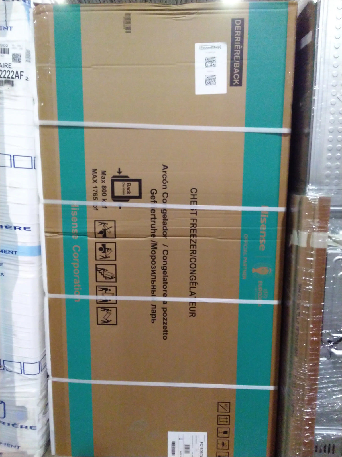 White 17.7 Cu Ft Convertible Chest Freezer or Fridge with Caster Wheels N8137
